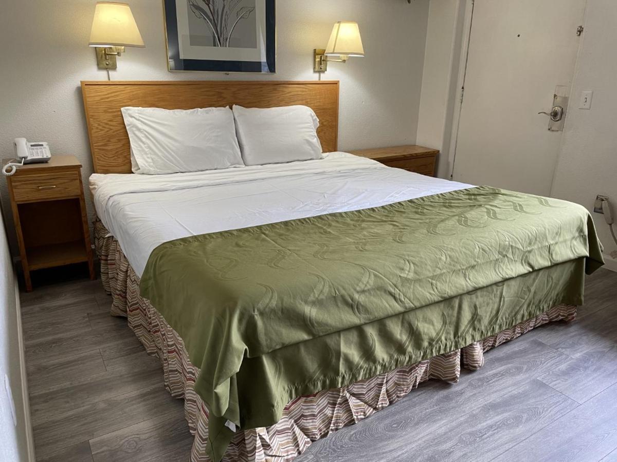 Rodeway Inn & Suites Omak - Okanogan Екстериор снимка