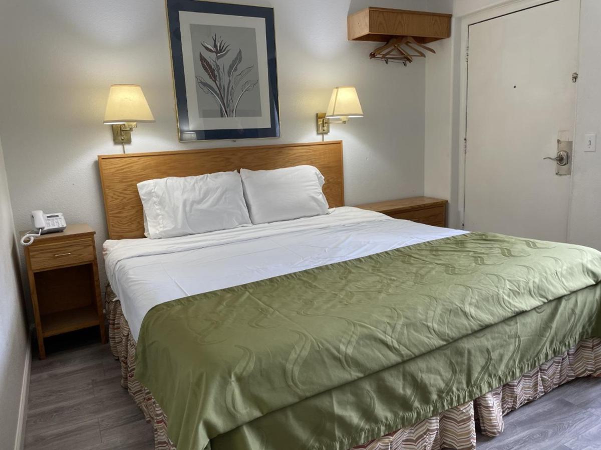 Rodeway Inn & Suites Omak - Okanogan Екстериор снимка