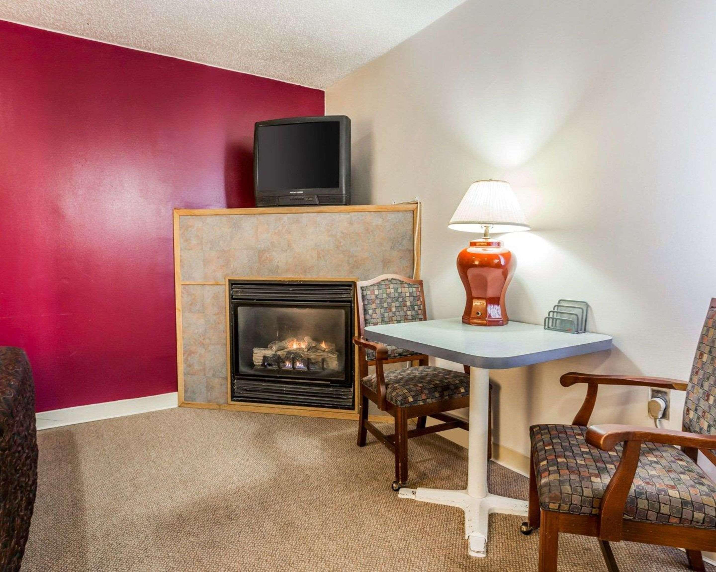 Rodeway Inn & Suites Omak - Okanogan Екстериор снимка