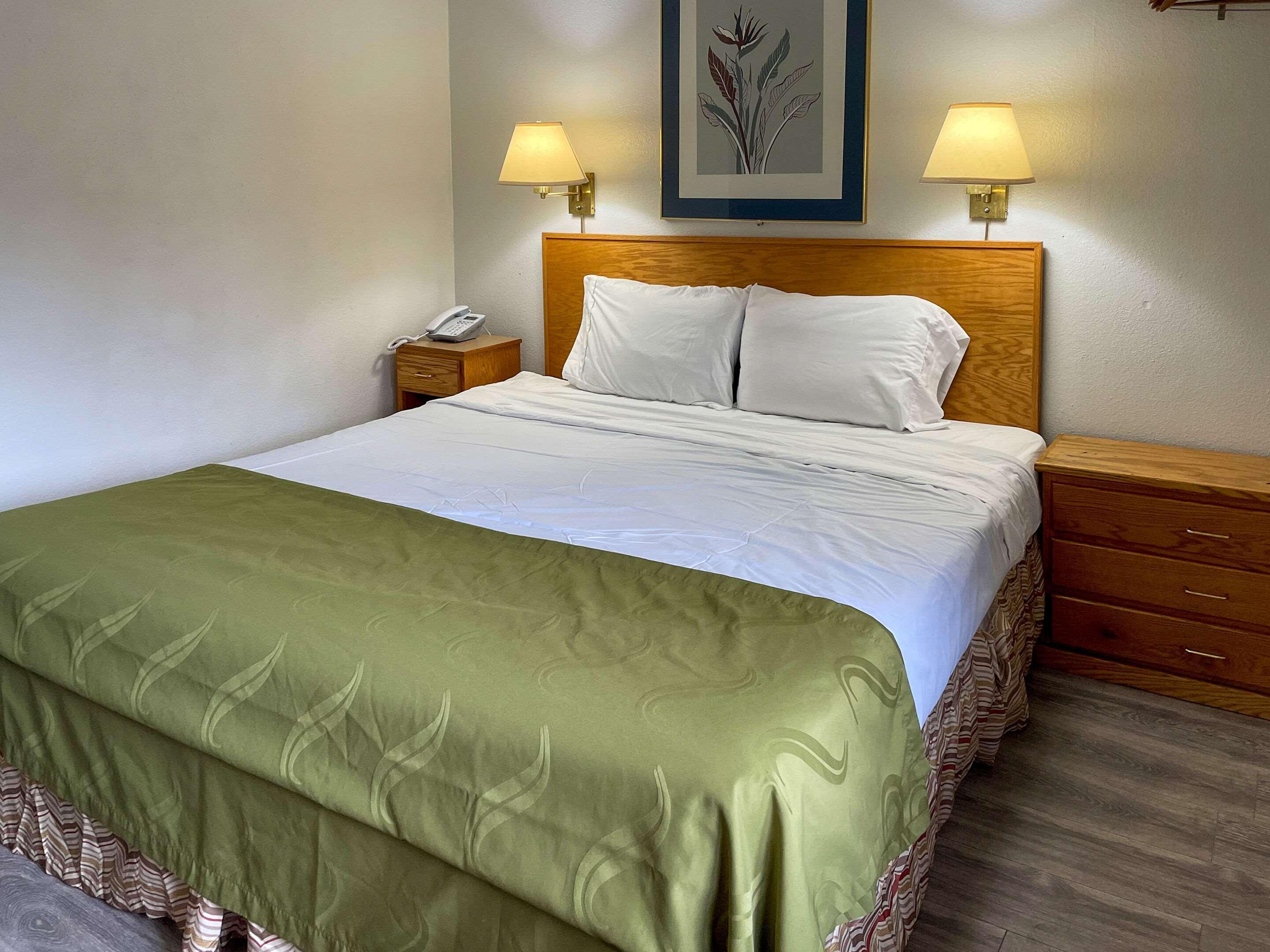 Rodeway Inn & Suites Omak - Okanogan Екстериор снимка