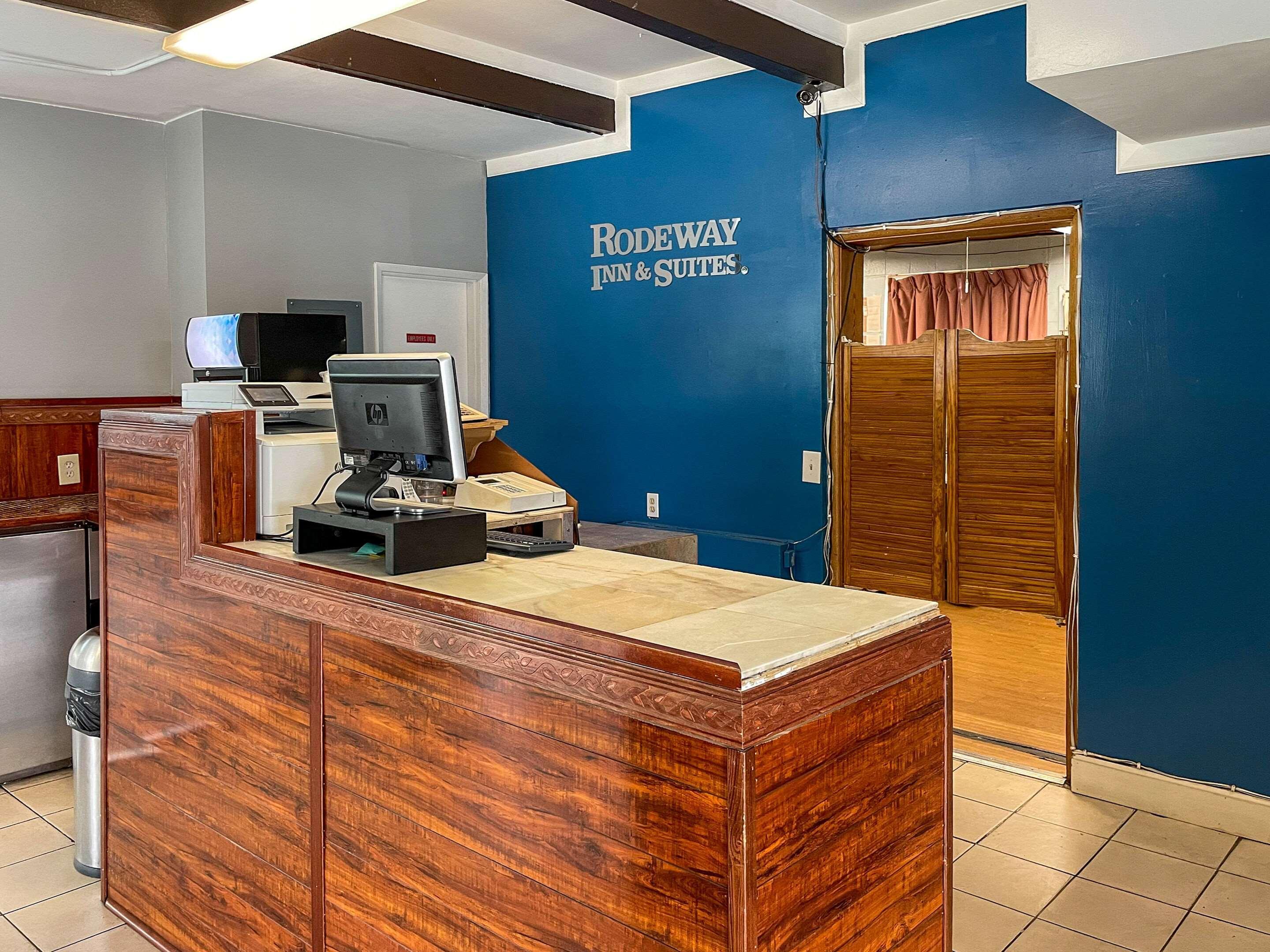 Rodeway Inn & Suites Omak - Okanogan Екстериор снимка