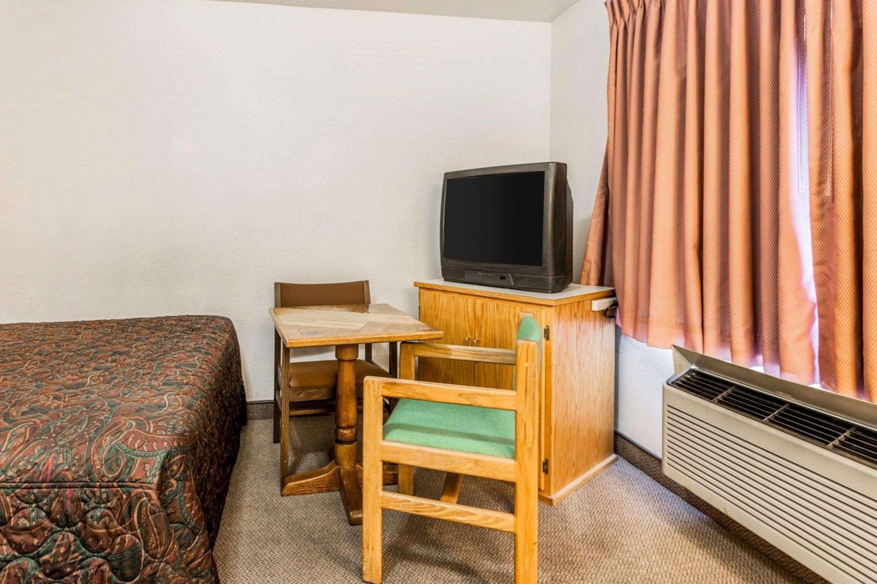 Rodeway Inn & Suites Omak - Okanogan Екстериор снимка