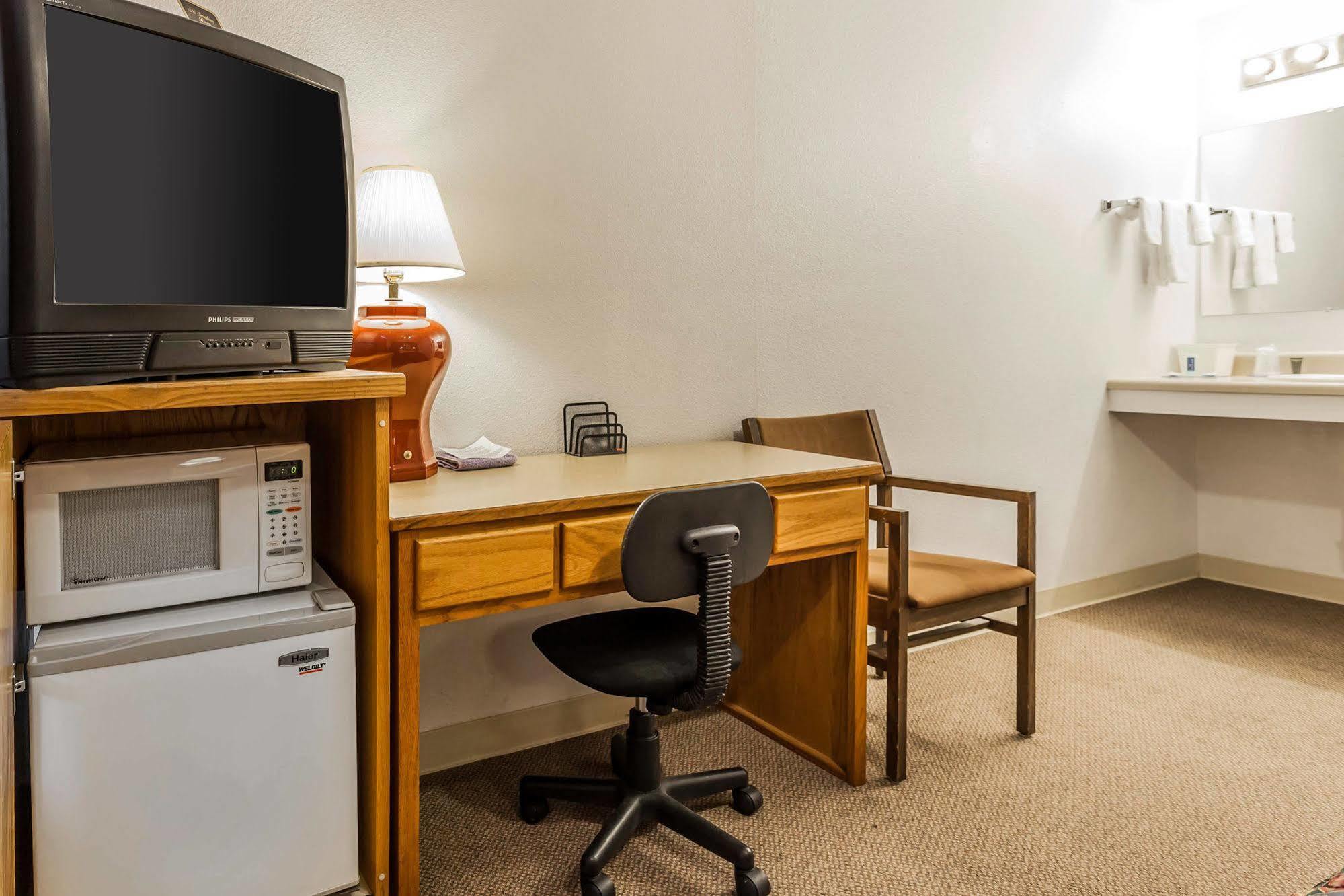 Rodeway Inn & Suites Omak - Okanogan Екстериор снимка